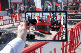 Digitale Zwillinge in Aktion: AlmaCrawler BIBI 1090 auf der bauma 2025 vorgestellt