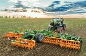 Maximale Schlagkraft dank 12 m Arbeitsbreite und Arbeitsgeschwindigkeiten von bis zu 18 km/h.