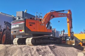 DEVELON DX230LC-9 Raupenbagger