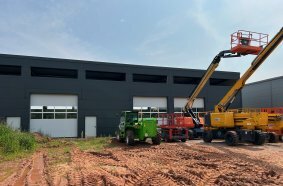 PartnerLIFT-Partner ARMO GmbH investiert in Standortausbau und Fuhrpark