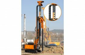 Neue große Größen der Hybridkette YE sorgen für eine sichere Führung von Schläuchen und Leitungen in die Höhe.