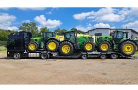 Spezial-Tieflader mit Radmulden für Agrarmaschinen-Transporte