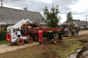 Ob Tornados oder Sturzfluten – Bobcat-Lader unterstützen Feuerwehrleute in Tschechien