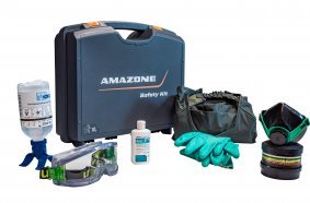 Das AMAZONE Safety Kit bietet Schutz im Umgang mit Pflanzenschutzmitteln.
