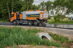 Arbeitseinsatz in Hagelstadt bei der Sanierung einer Gemeindestraße.