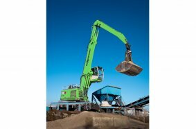 SENNEBOGEN 830 G mit Hybrid-System im Hafeneinsatz
