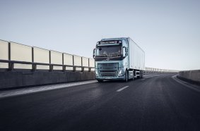 Die neue E-Achse schafft Platz für mehr Batterien und sorgt für eine noch größere Reichweite der batteriebetriebenen Lkw von Volvo