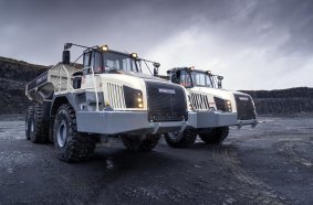 Die Terex Trucks TA300 und TA400 knickgelenkten Muldenkipper sind nun mit EU-Abgasstufe V Motoren ausgestattet.