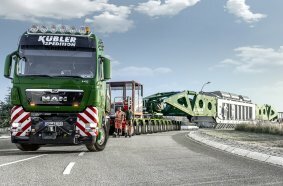 Die STB 320 meistert die Strecke durch Offenburg inklusive mehrerer infrastruktureller Engstellen