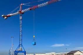 Beständig wie die Gezeiten: Der neue MD 689 M25 von Potain Lift Solutions – gebaut für die Zukunft am Hafen von Nantes