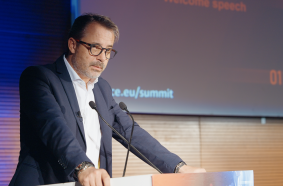 CECE-Präsident Alexandre Marchetta eröffnet den CECE Summit 2023.