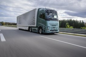 Volvo Trucks startet mit seinem Volvo FH Aero Electric beim E-Cannonball 2025
