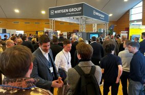 Zahlreiche Besucher nutzten am Messestand die Möglichkeit, sich mit den Experten der Wirtgen Group auszutauschen. 