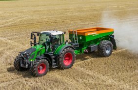 Der ZG-TX kombiniert vielseitige Technik mit präziser Ausbringung. Die Ausstattungsvarianten reichen vom einfachen Kalkstreuer bis zum voll ausgestatteten Kombistreuer für den flexiblen Einsatz von Mineraldünger und Kalk mit nur einer Maschine.