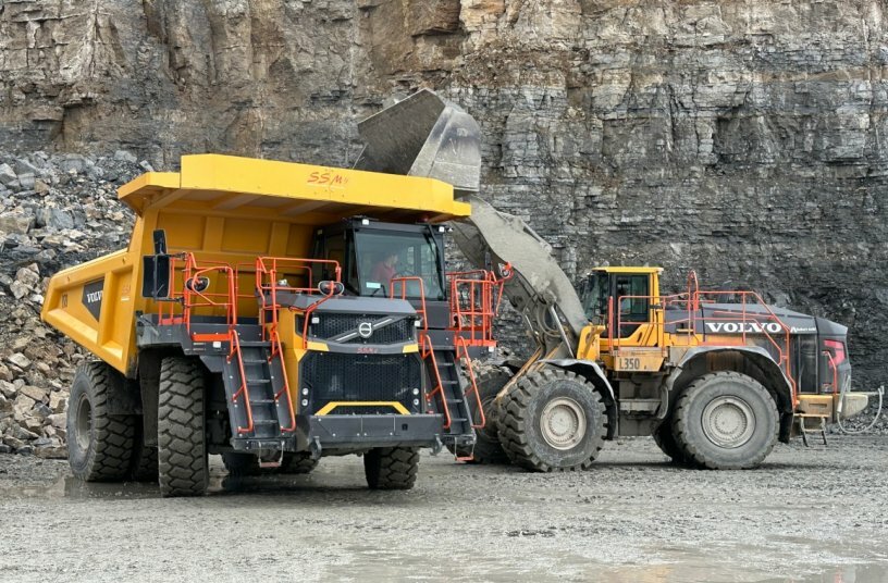 Frischer Schwung: Der Volvo R70 überzeugt im Kalksteinbruch von SHF auf ganzer Linie