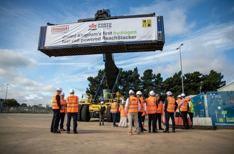 Hyster liefert den ersten wasserstoffbetriebenen ReachStacker Großbritanniens an den Hafen von Tilbury