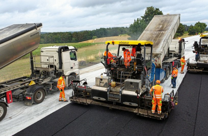 Nadler Straßentechnik GmbH auf der NordBau 2025: Lösungen für temperaturabgesenkte Asphalte