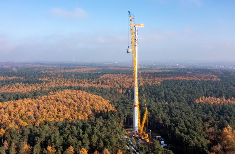 First use in Germany: The new LR 1700-1.0 proves itself in a wind farm close to Düsseldorf, Germany <br> Image source: Liebherr Werk Ehringen GmbH