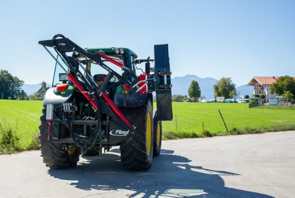 Der Fliegl Auslegearm – neue Möglichkeiten in der Forst- und Landwirtschaftspflege