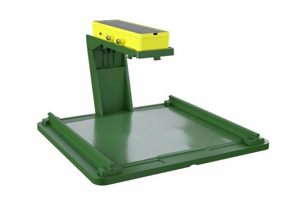 Magic Trap - Sticky - Vorne mit Halter und IoT Y02 und Kabelbinder und Klebematte