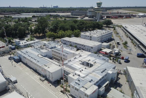 Die 270 Raummodule bieten auf 2.800 m² Platz für rund 160 Mitarbeitende