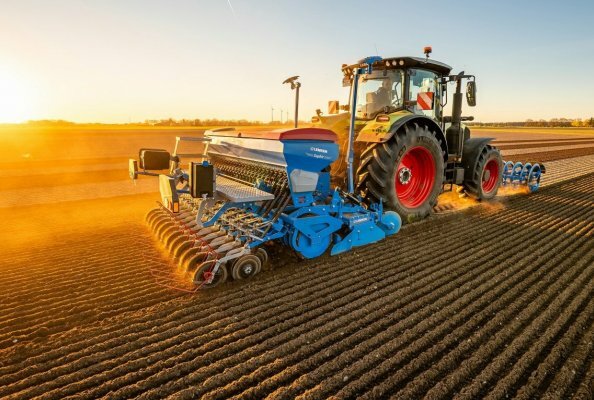 Entwickelt wurde die mechanische Drillmaschine Saphir XMR für Betriebe, die auch unter engen Zeitfenstern zuverlässig, exakt und mit hoher Schlagkraft aussäen möchten.
