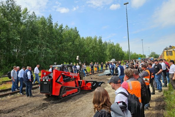 Manitou Kettenlader als optimale Lösung für den Kabeltiefbau