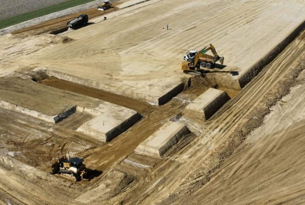 Erdarbeiten für den Neubau eines Logistikzentrums nach dem 3D-Modell