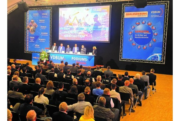 Kompakte Wissensvermittlung: Rund 1.200 Führungskräfte werden am Fitness-Programm für die Baubranche, Umwelt- und Maschinentechnik teilnehmen.