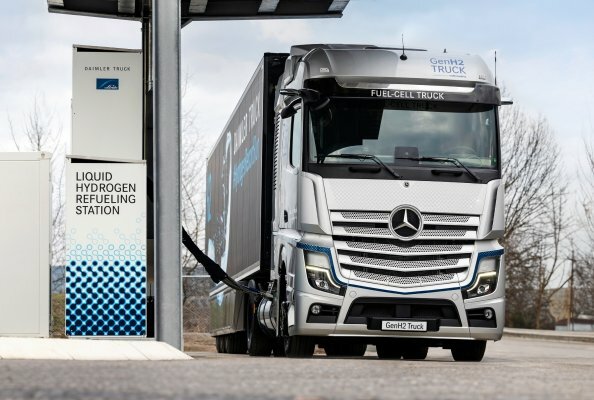 Sicher, schnell und einfach: Daimler Truck und Linde setzen neuen Standard für Flüssigwasserstoff-Betankung