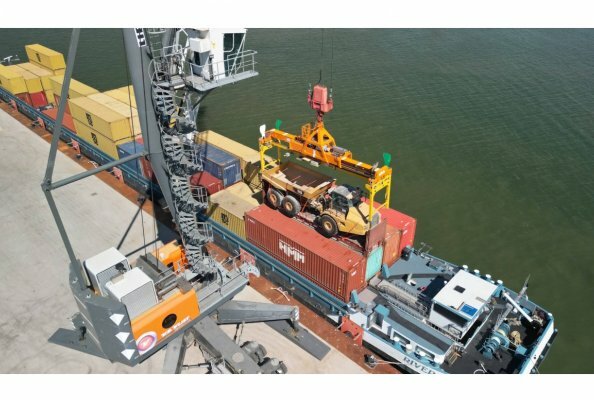 Van der Vlist: Ihr Partner für Flatrack- und Containerdienste