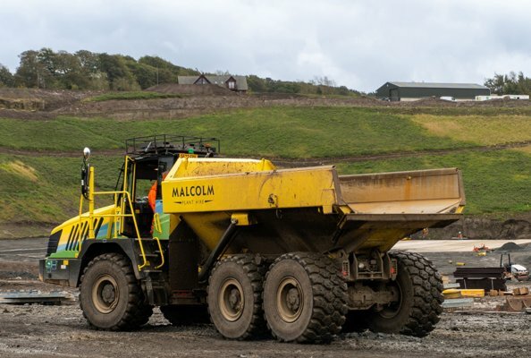 Der Rokbak RA30 mit Stufe-V-Motor verbraucht bis zu 7 % weniger Kraftstoff als die früheren EU-Stufe-IV-Motoren.