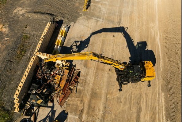Cat®-Umschlagmaschine MH3032