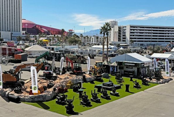 Steelwrist präsentiert Tiltrotatoren der dritten Generation XTR und die automatische Schnellwechslerlösung SQ40 auf der Messe SaMoTer in Italien