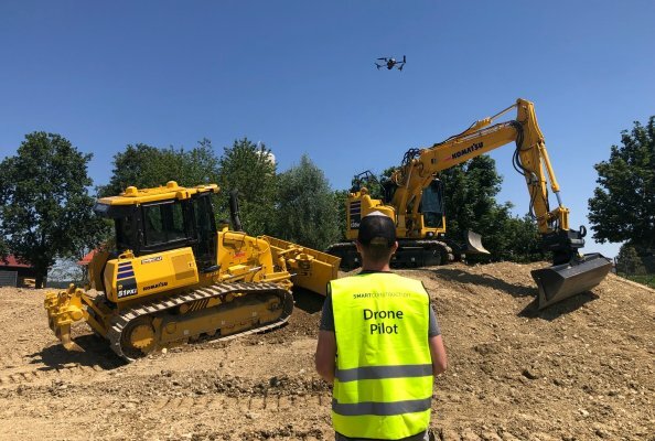 Mit Smart Construction und Drohnentechnologie will Kuhn Baumaschinen Deutschland für Kundinnen und Kunden ein noch stärkerer Partner im Bereich digitale Transformation von Erdbewegungsarbeiten sein.