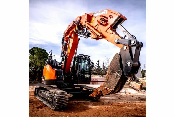 Neuer Tunnelbagger DX235RTF-7 von DEVELON