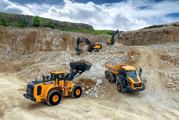 HYUNDAI CE feiert 30 Jahre Erfolg und Wachstum in Europa