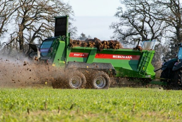 Die neuen ISOBUS-TIM-Anwendungen können optional bei den Streuern der BERGMANN XPERT-Baureihe gewählt werden.