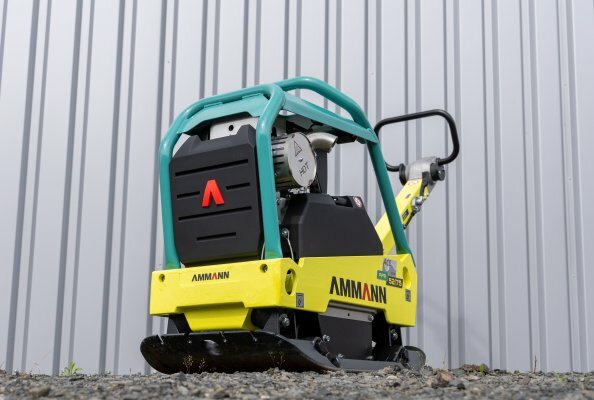 Die neue APR 52/75 besticht durch die offene Konstruktion. Das macht die reversierbare Rüttelplatte leichter sowie funktionaler.