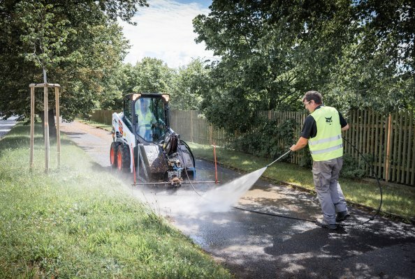 Bobcat erweitert seine Produkte für die Reinigung und Instandhaltung im Sommer