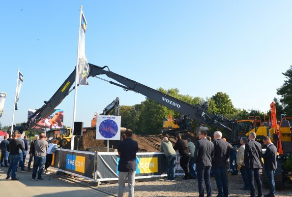 Swecon Baumaschinen GmbH auf der NordBau 2022 – das besondere Live-Fahrerlebnis