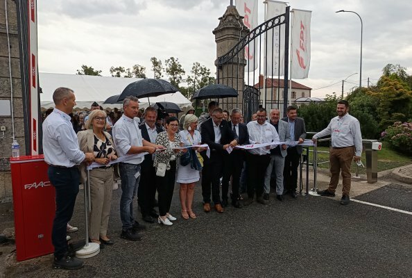 Bei FPT Industrial gibt es wieder etwas zu feiern: Im Jahr des 50-Jährigen IVECO-Jubiläums öffnet das Werk In Bourbon-Lancy seine Tore, um seine über 150-Jährige Geschichte zu feiern