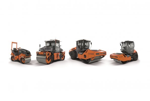 Auf der Bauma 2022 stellt Hamm zahlreiche neue Serien und Modelle vor: die Serie HX (schemelgelenkte Tandemwalzen), die Serie HC (Walzenzüge ab 11 t), die Serie HC CompactLine (kompakte Walzenzüge) und elektrisch angetriebene Kompaktwalzen aus der HD CompactLine.