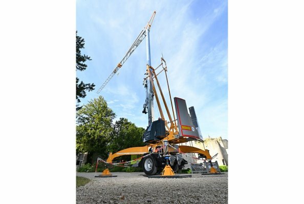 Manitowoc präsentiert neuen Igo M 24-19 Selbstmontagekran von Potain auf der Batimat in Paris