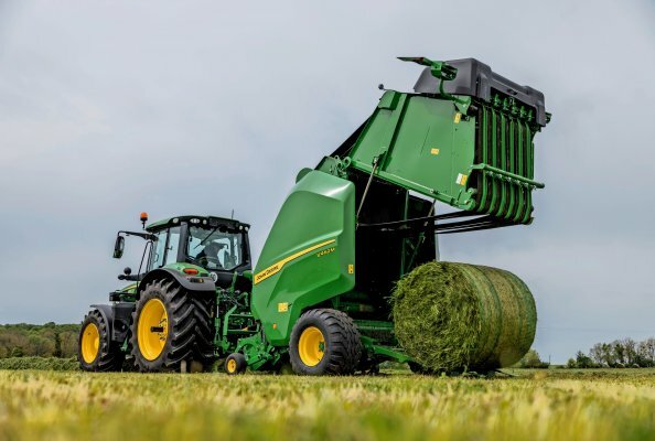 John Deere V462M
