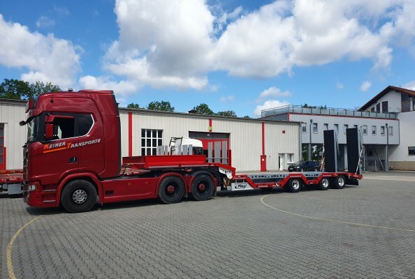 Satteltieflader für besonders schwere Lasten 