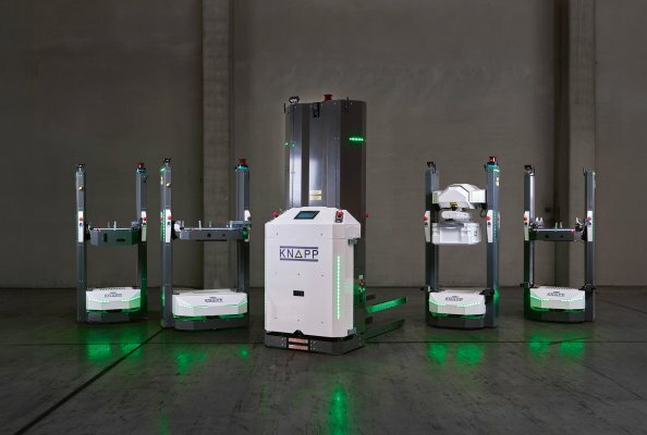 KNAPP bietet mit den Open Shuttles autonome mobile Roboter für den Transport von Behälter, Kartons, Trays und Paletten. Live zu erleben auf der automatica 2025.