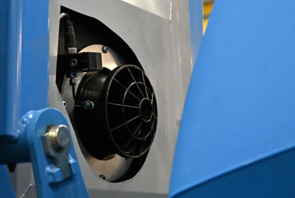 LEMKEN stellt mit iQblue fan automation eine neue, automatisierte Gebläsesteuerung für pneumatische Sämaschinen vor.