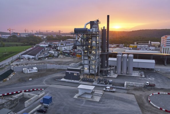 Erste Recycling-Asphaltmischanlage mit Benninghoven Heißgaserzeugertechnologie in der Schweiz in Betrieb genommen.