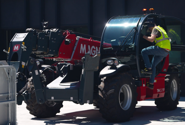 Neuer RFID-Sensor und Arbeitskörbe Magni TH